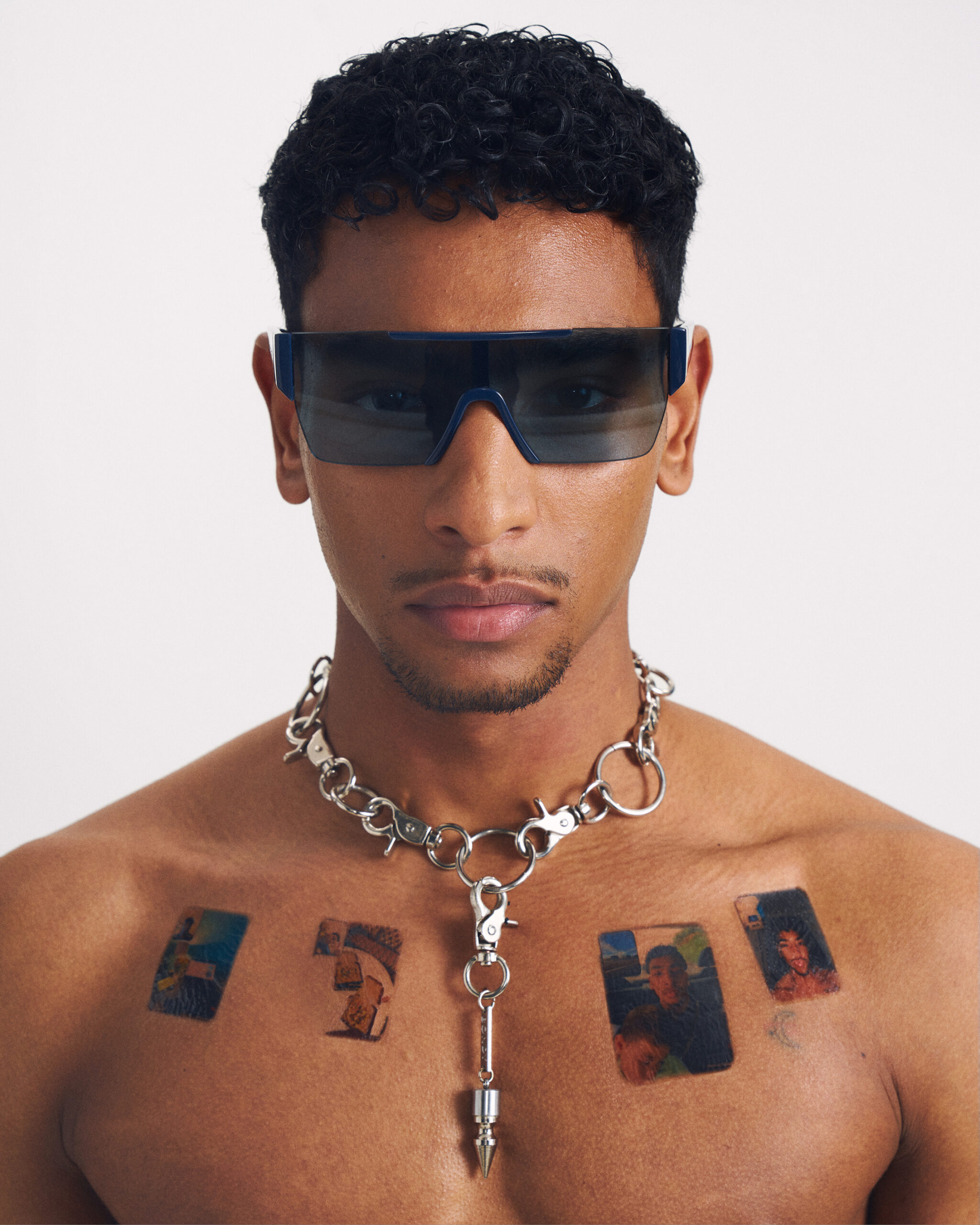 ParadoxicalRealities_InstaLayout_LOOK_06