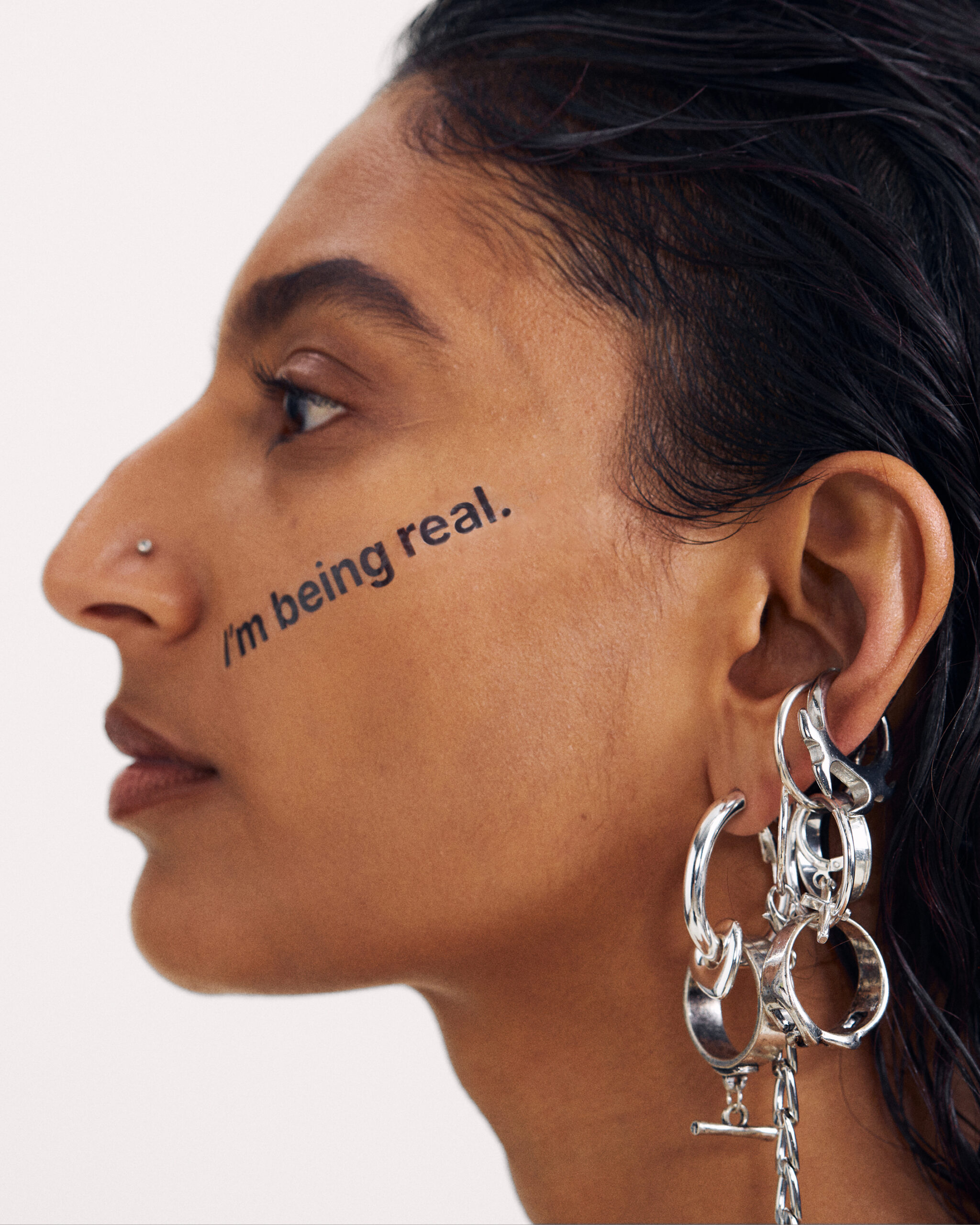 ParadoxicalRealities_InstaLayout_LOOK_08